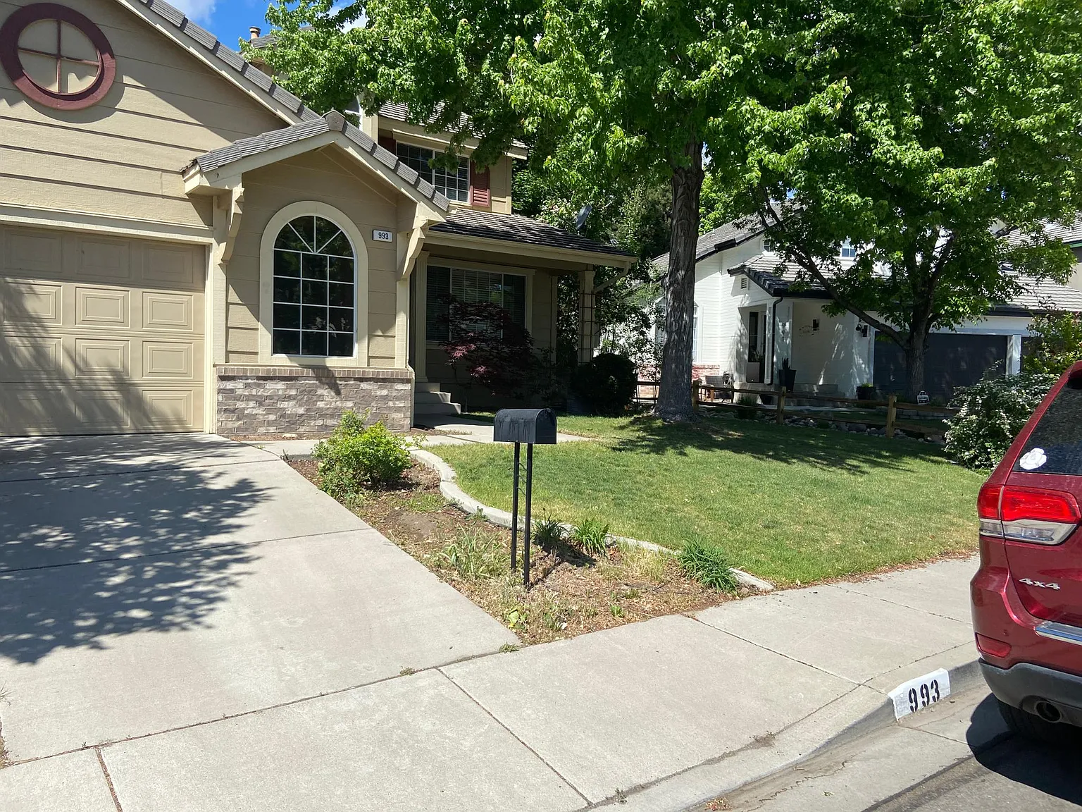 993 Leah Cir photo 1