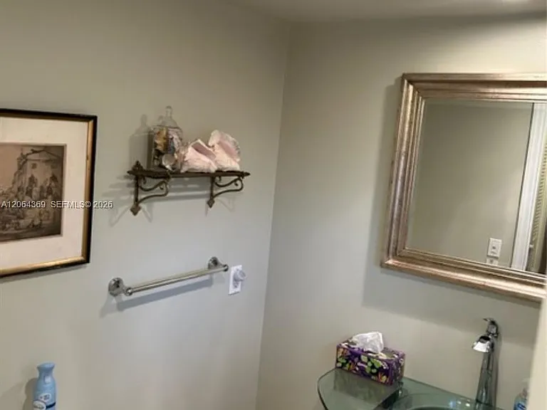 2801 N Palm Aire Dr #607 — Photo 6