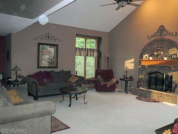 5th image of 11433 Schoolhouse Dr