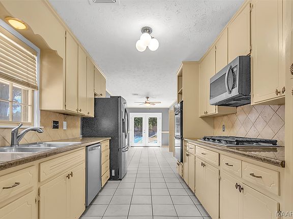 4th image of 324 Davors Dr