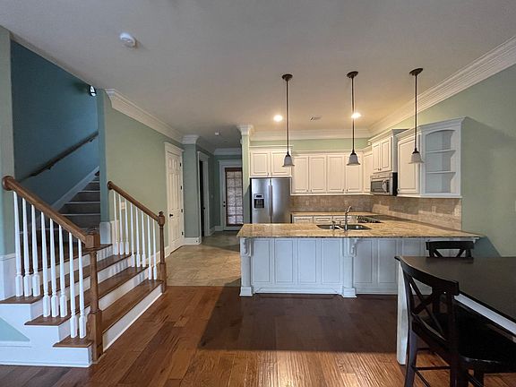 2nd image of 111 Crystal Bay Ct
