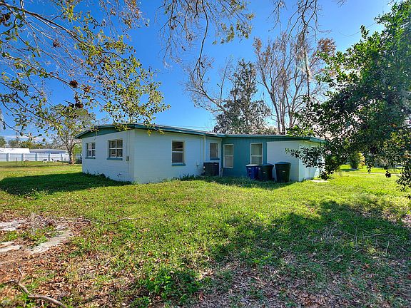 3rd image of 740 Shady Ln