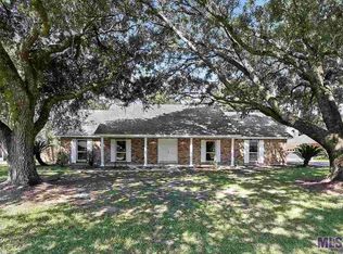 10749 Dawncrest Dr, Baton Rouge, LA 70811