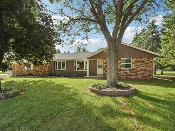 S37W31726 Bennett ROAD, Waukesha, WI 53189