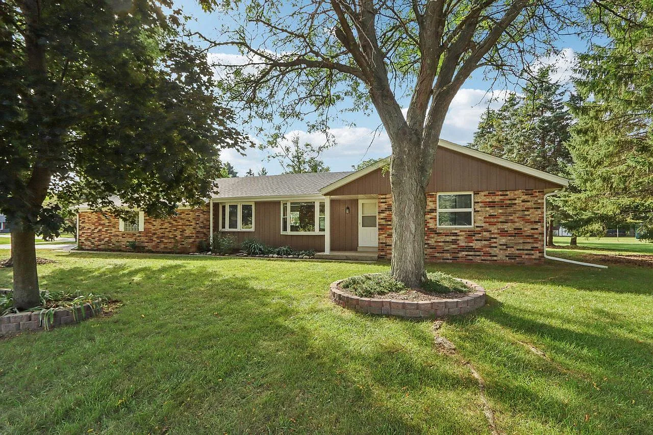 S37W31726 Bennett ROAD photo 1