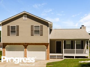 614 Pennylake Ln, Stone Mountain, GA 30087