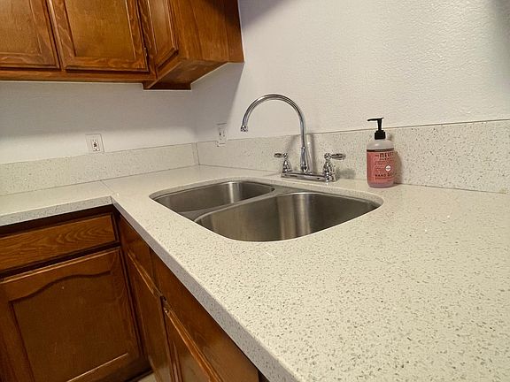 5th image of 741 N Saint Andrews Pl #739A