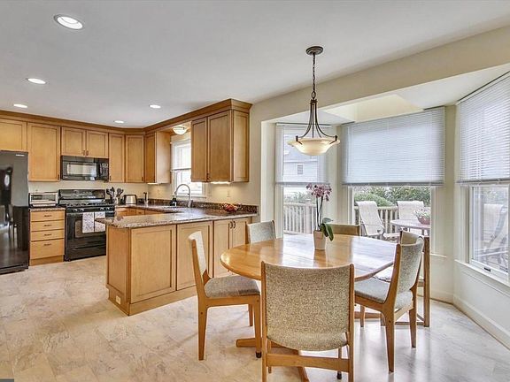 3rd image of 11715 Owens Glen Way