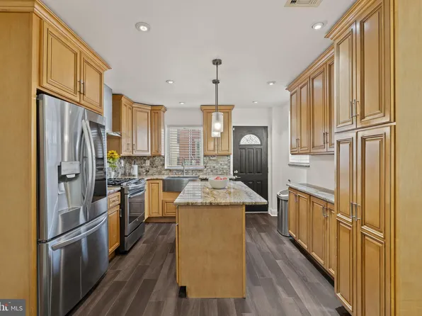 2006 Ellsworth St, Philadelphia, PA 19146