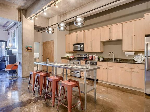 3rd image of 360 W Pershing Rd APT 250