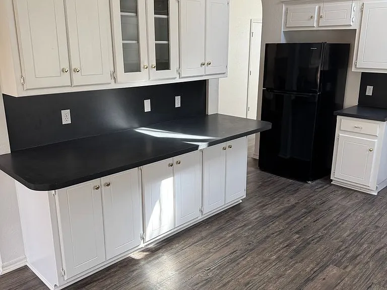 2916 Glasgow Dr — Photo 3