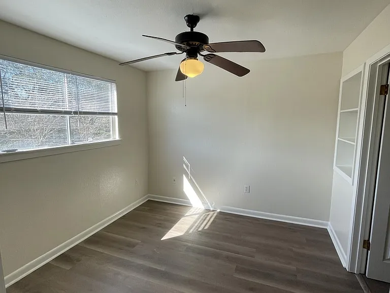 115 S Leo St #5 — Photo 4