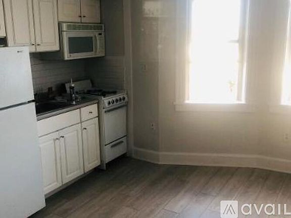3rd image of 285 Lynn Shore Dr APT 611