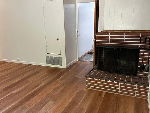 2nd image of 140 Locksley Ave #2