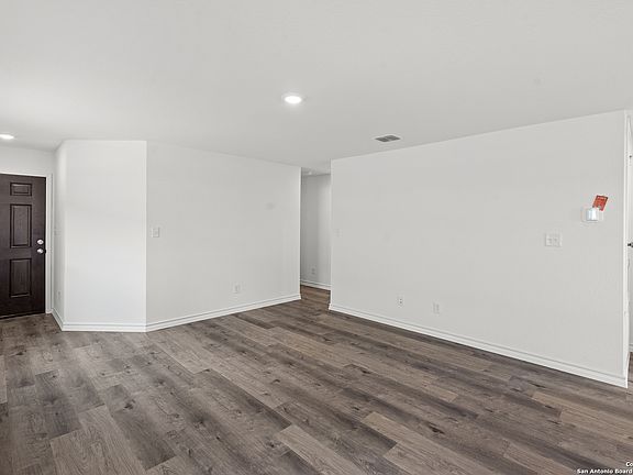 5th image of 4052 Lily Glade Lane