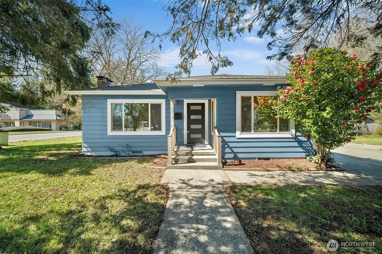 1717 Lake Park Drive SW photo 1