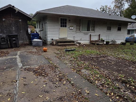 2nd image of 2505 Mann Ave