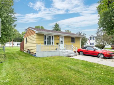 1716 10th Ave N, Grand Forks, ND, 58203