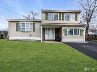 26 Exeter St, Old Bridge, NJ 08857