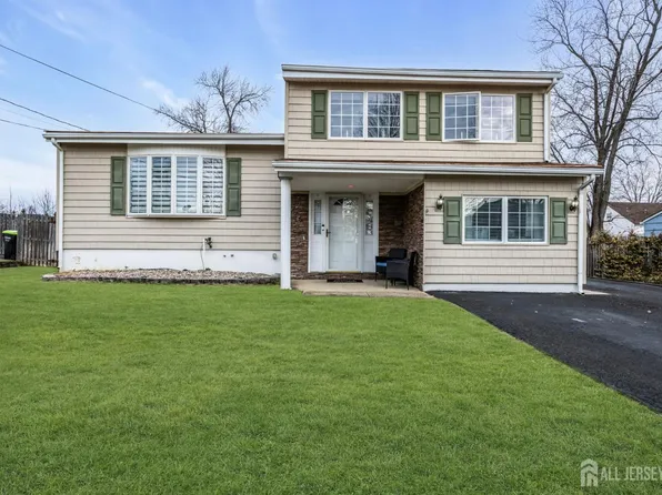 26 Exeter St, Old Bridge, NJ 08857