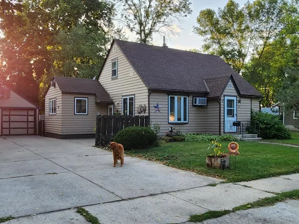 318 S Armstrong Ave, Litchfield, MN 55355