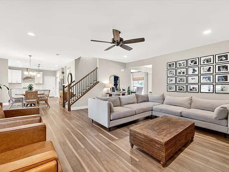 415 Filipp Ln — Photo 25