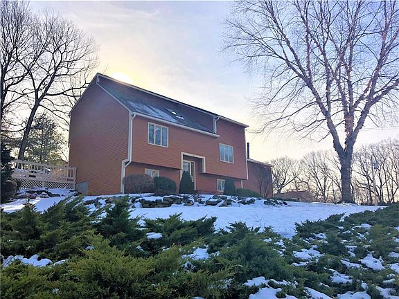 2nd image of 33 Briar Hill Dr