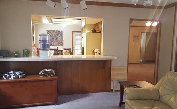 4th image of 1204 Yorkshire Ln