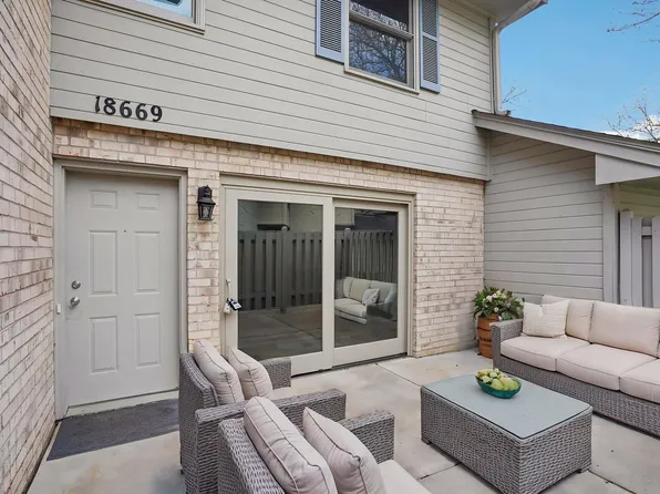 18669 Clear View Ct, Minnetonka, MN 55345