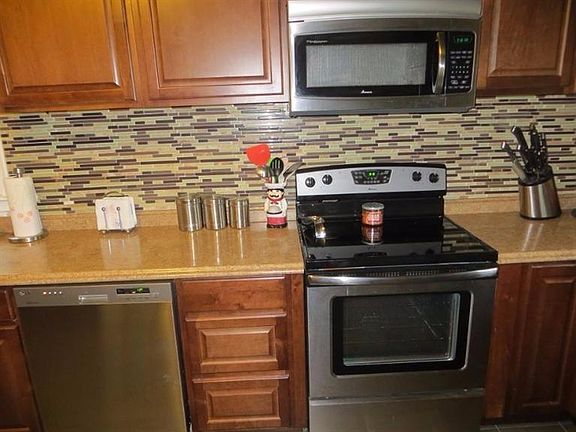 3rd image of 61141 Fairland Dr