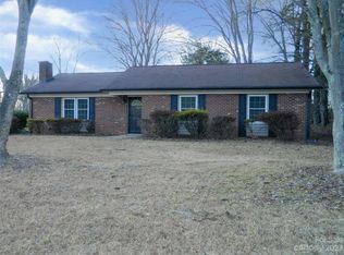2542 Wood Valley Rd, Winston Salem, NC 27106
