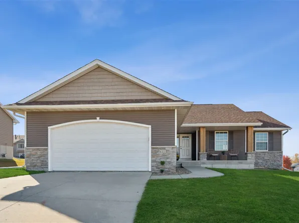 411 Rolling Hills Dr, Tiffin, IA 52340