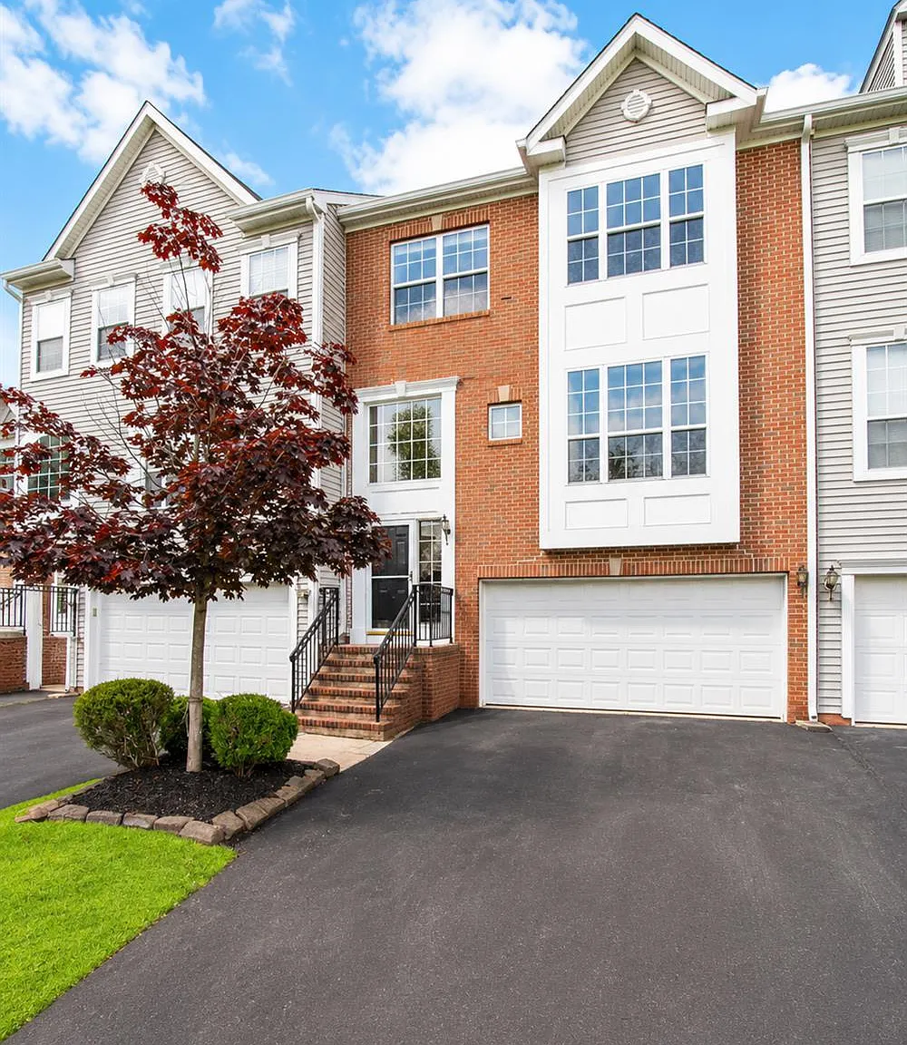 4 bed, 4.0 bath, 2152 sqft, $4,200 — Photo 1