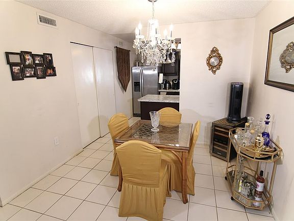 4th image of 2745 Hidden Lake Blvd Unit B