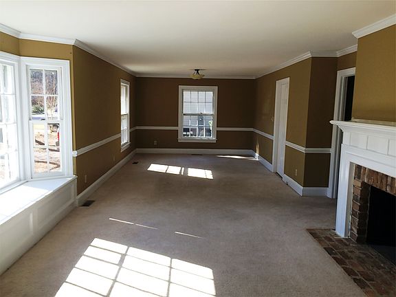 5th image of 111 Ironwood Dr
