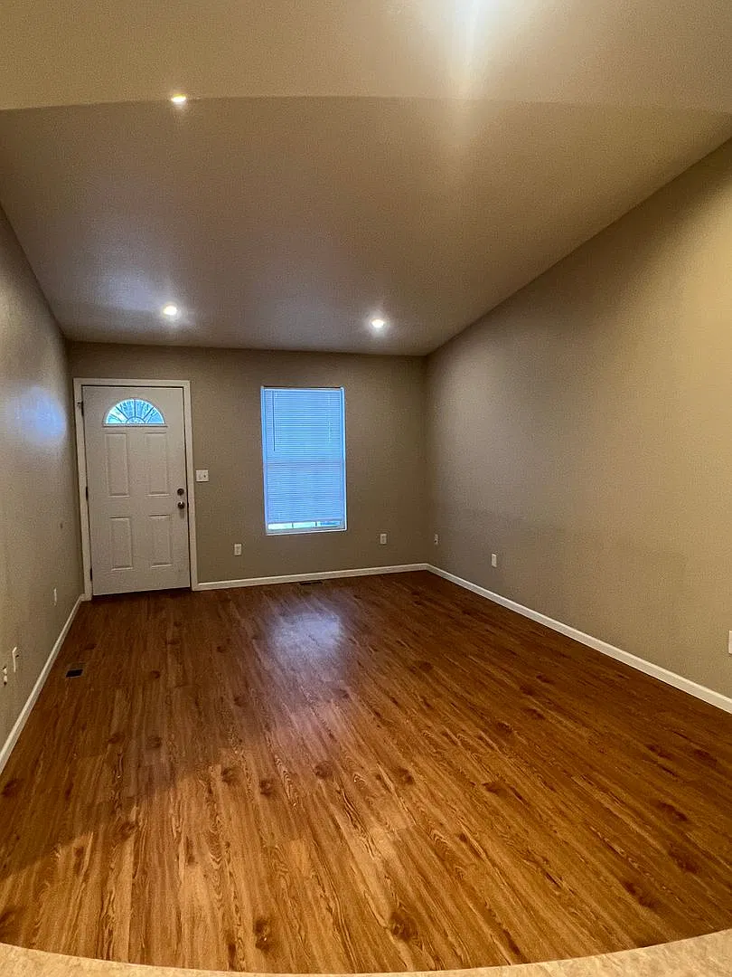 3 Bedroom 2 bath duplex — Photo 4