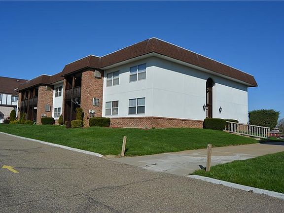 3rd image of 4313 Earl Dr APT B12