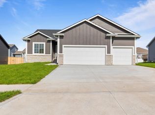 3231 NW 27th Cir, Ankeny, IA 50023
