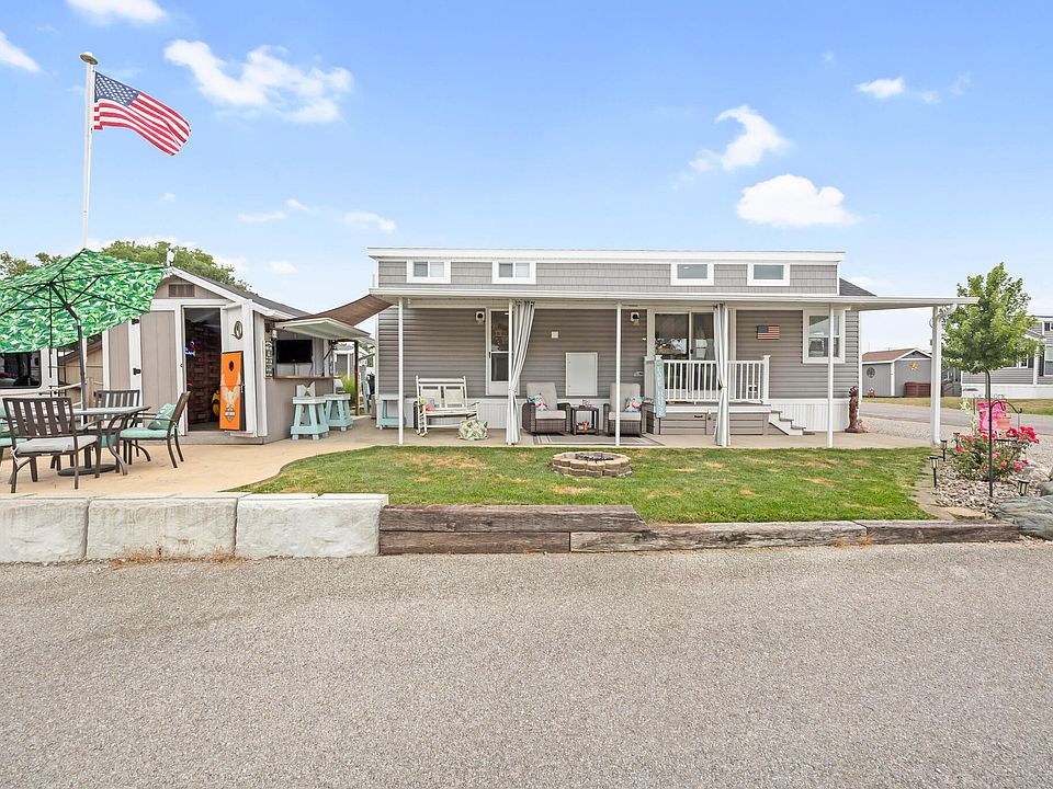 1st image of 11539 Lake Dr #72
