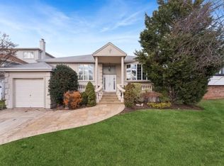 603 Flanders Dr, Valley Stream, NY 11581