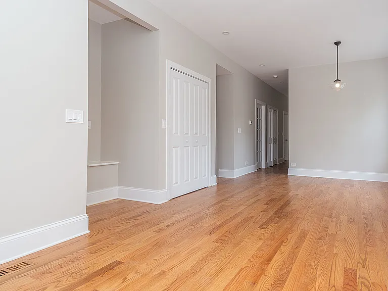 1840 N Saint Louis Ave #1 — Photo 9