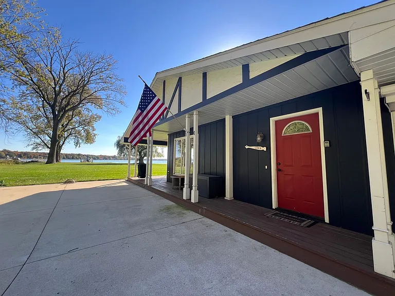 327 Big Bay Dr — Photo 1