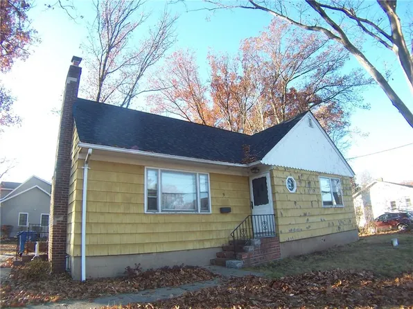 9 Edgewood Ave, Colonia, NJ 07067