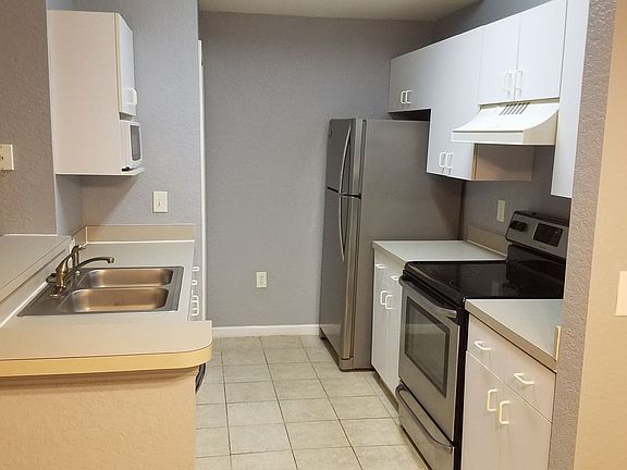 5th image of 17106 Carrington Park Dr APT 628