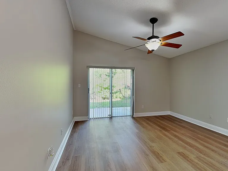 118 Sundance Ct — Photo 2