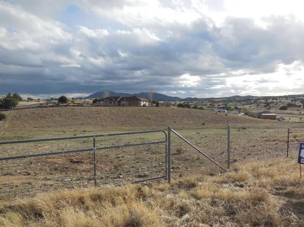 3355 W Road 2 N, Paulden, AZ 86323