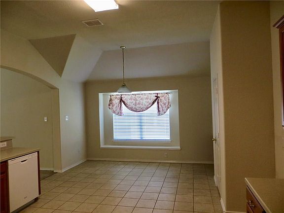 2nd image of 125 Ellicott Dr