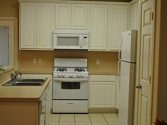 5th image of 8734 Thistlemoor Ln