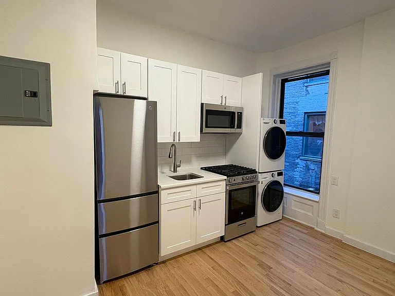 1428 Lexington Ave #3A — Photo 2
