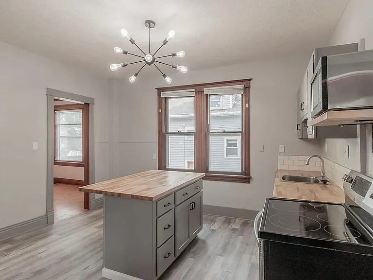2025 F St #1 — Photo 12